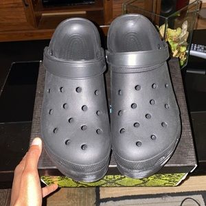 9 WOMENS PLATFORM CROCS